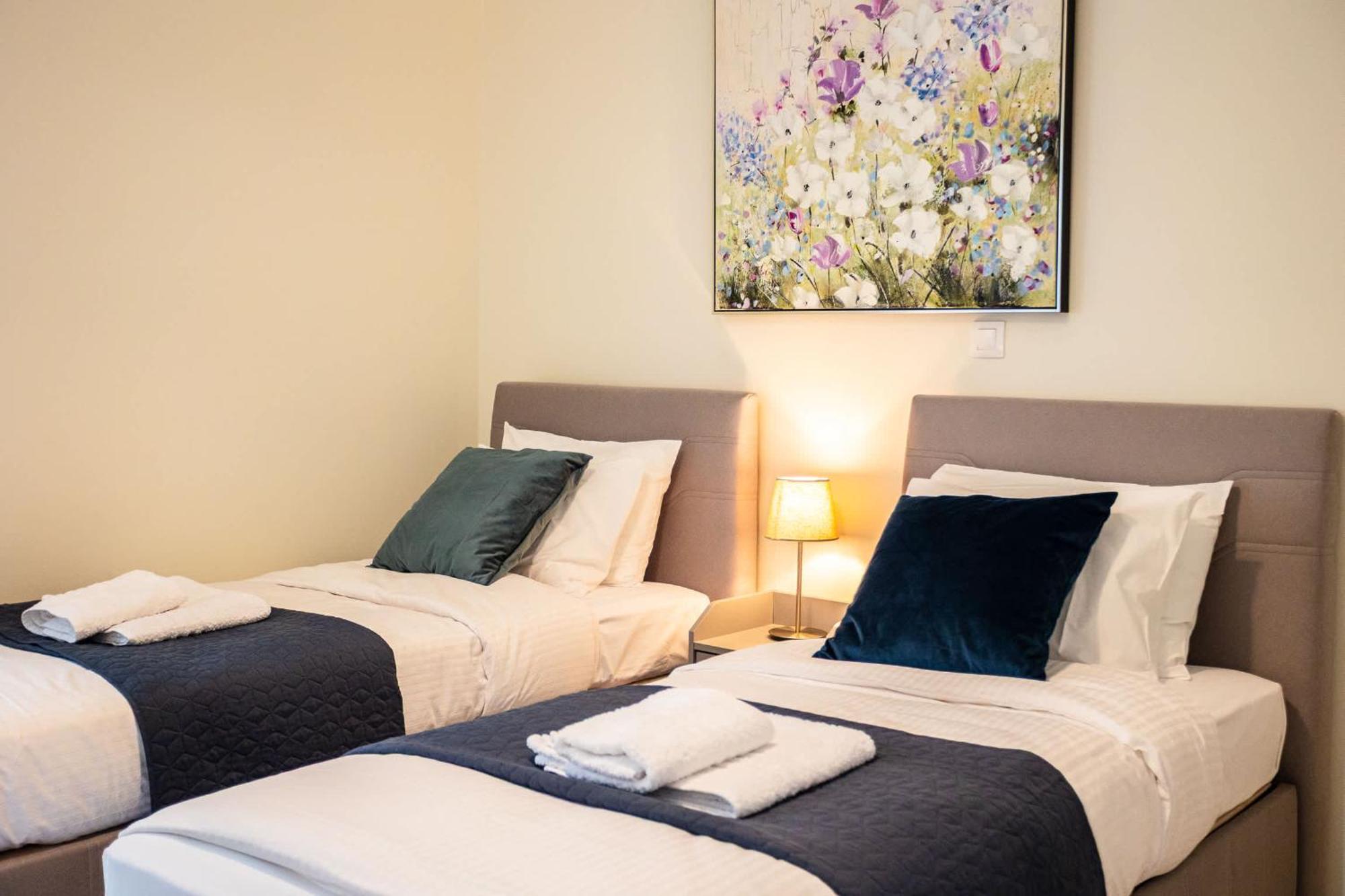 Apartment Zografou Bright Getaway - Escape Athens