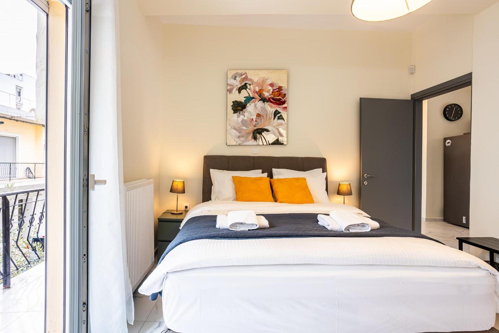Zografou Bright Getaway - Escape Apartment
